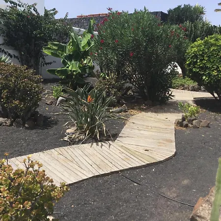 Vrijstaande Apartment *