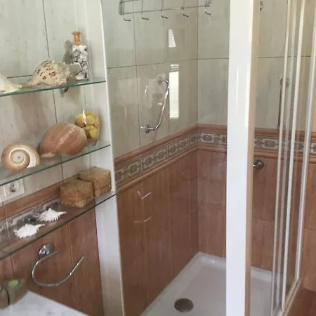 Vrijstaande דירה *